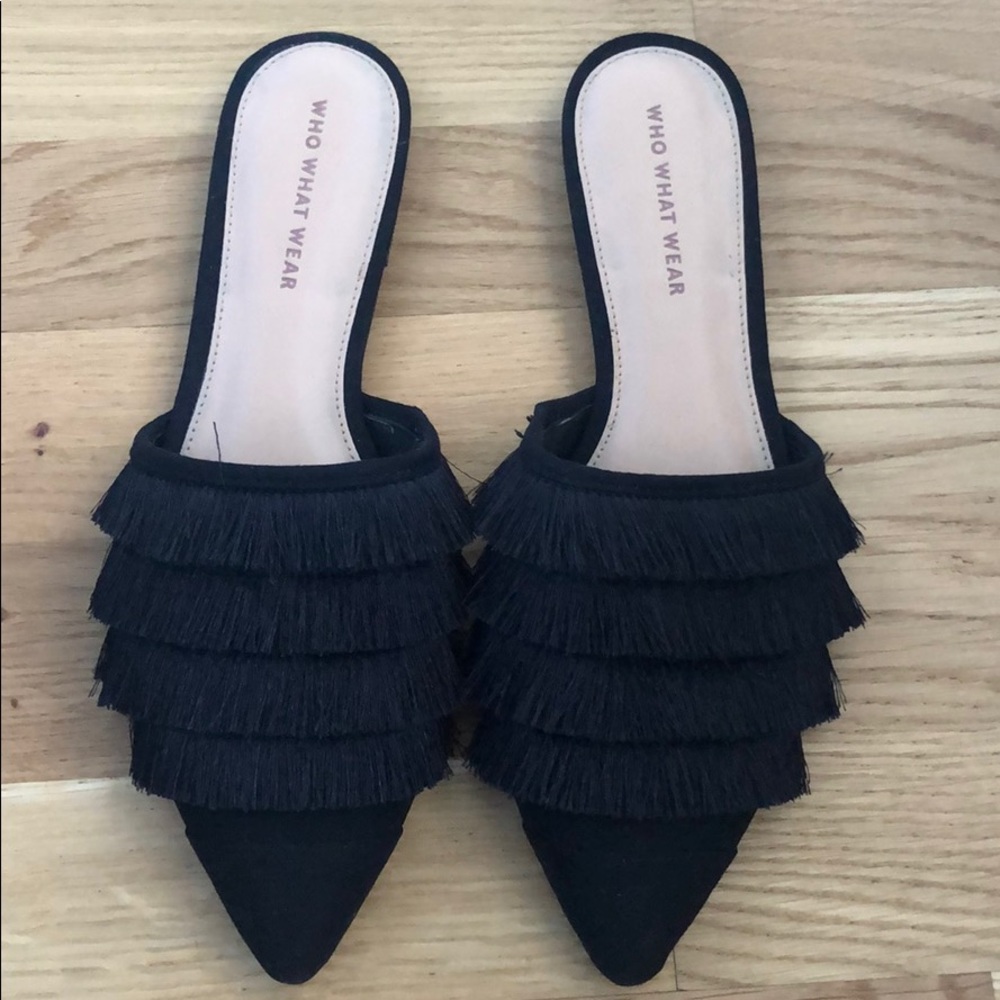 Rare Find!! Who What Wear navy Tassel Slides/mules 😍